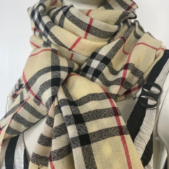 Burberry 100 % pashmina shawl scarf Made in London - Picture 1 of 6